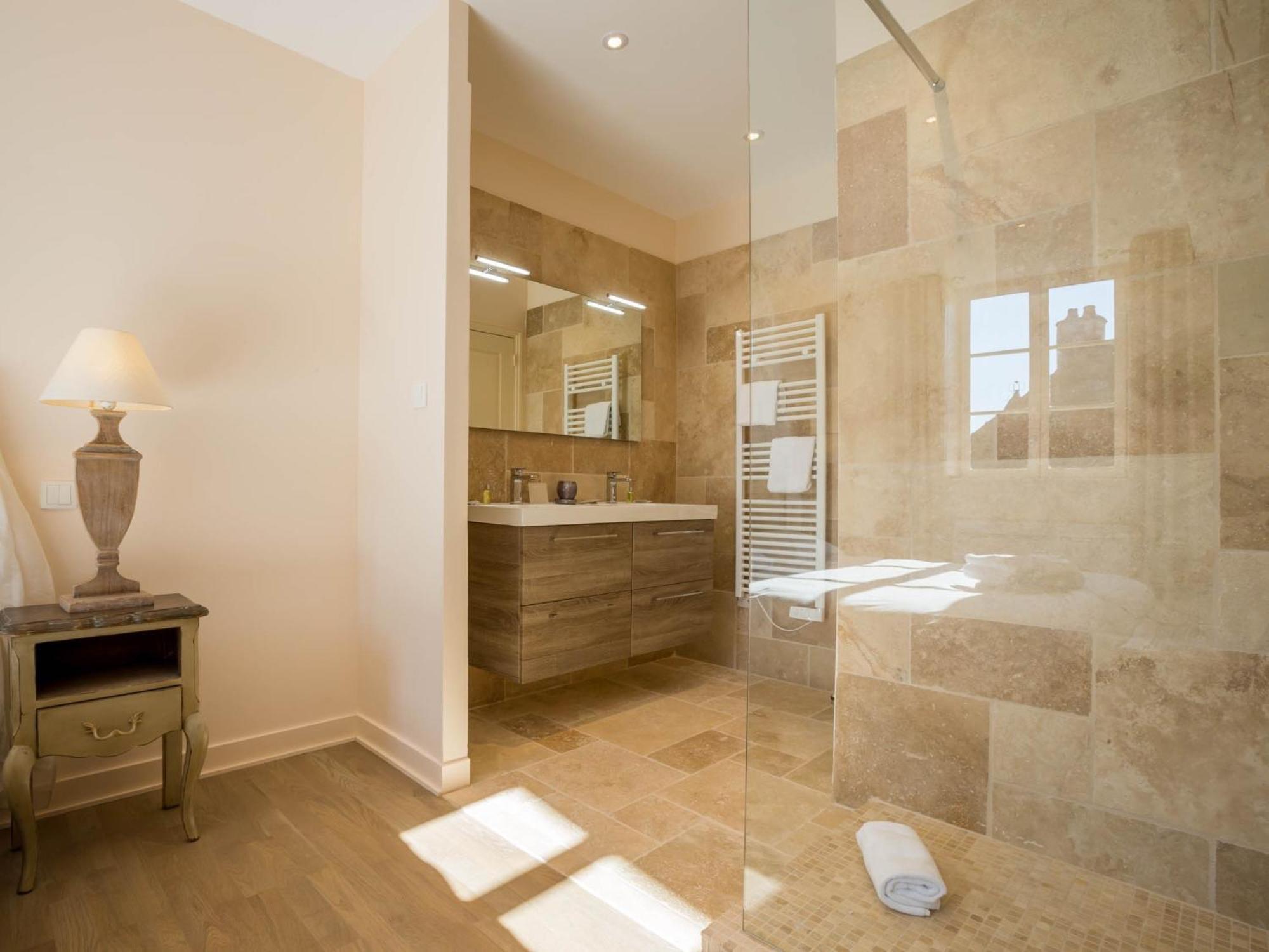 Le Cara - 4 Appartements Calmes Et Chics Au Coeur De Beaune Beaune  Rum bild