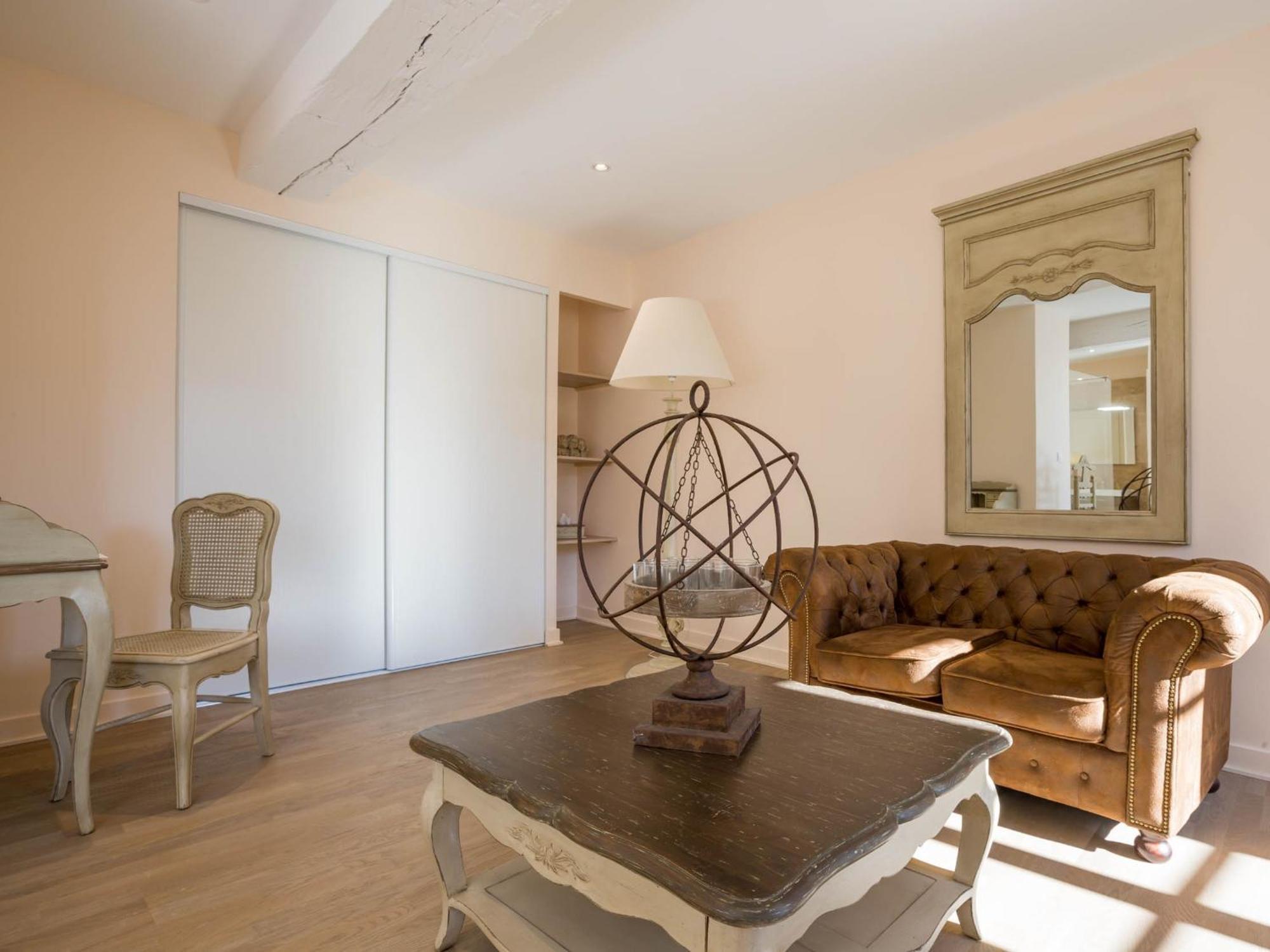 Le Cara - 4 Appartements Calmes Et Chics Au Coeur De Beaune Beaune  Rum bild