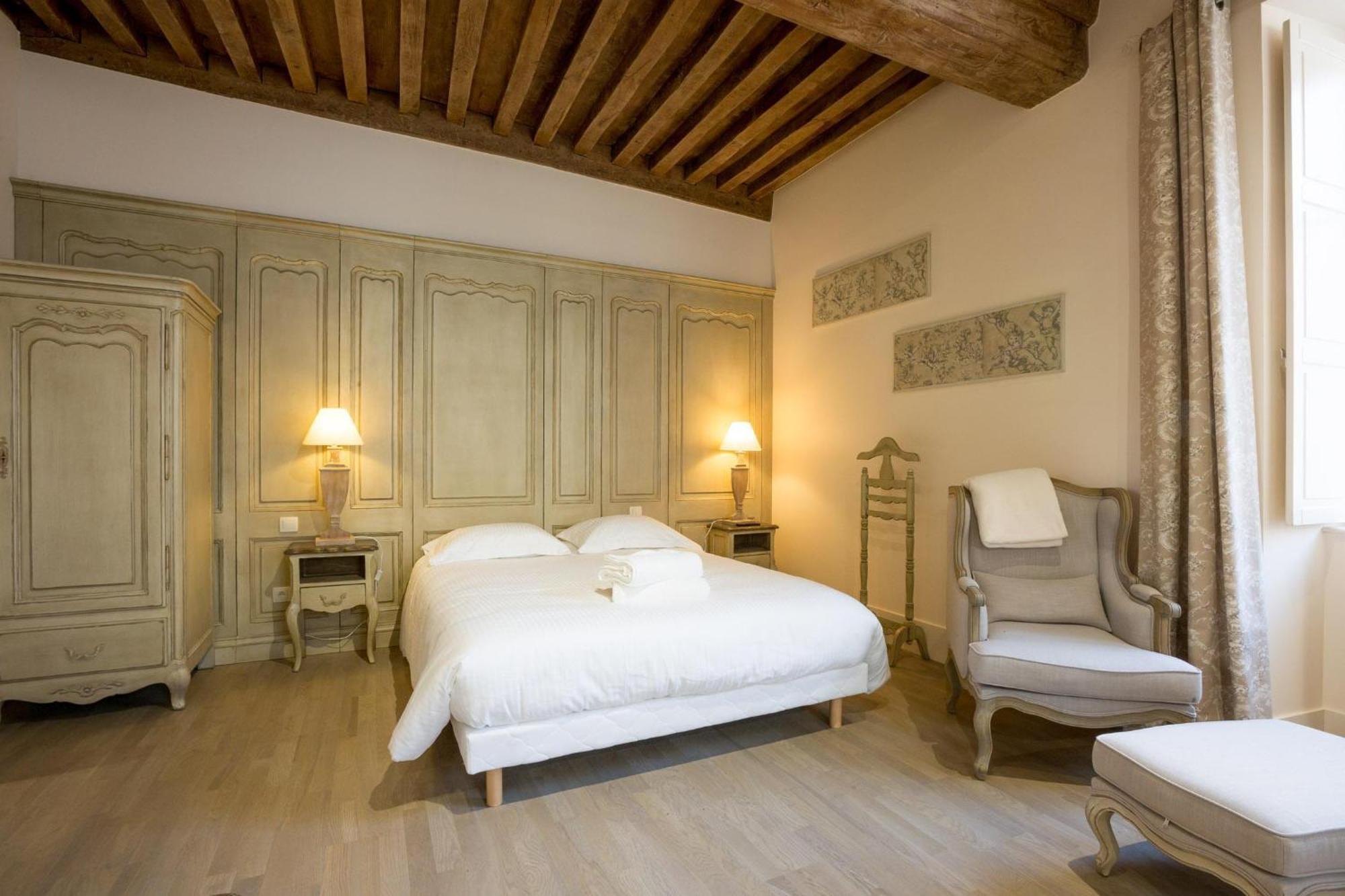 Le Cara - 4 Appartements Calmes Et Chics Au Coeur De Beaune Beaune  Rum bild